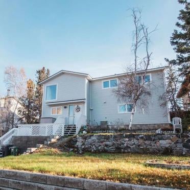 Yellowknife Downtown 50a avenue Retreat Thumbnail