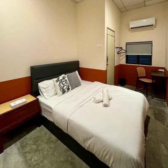 Swing & Pillows @ 75 Chulia St, Georgetown Penang Thumbnail