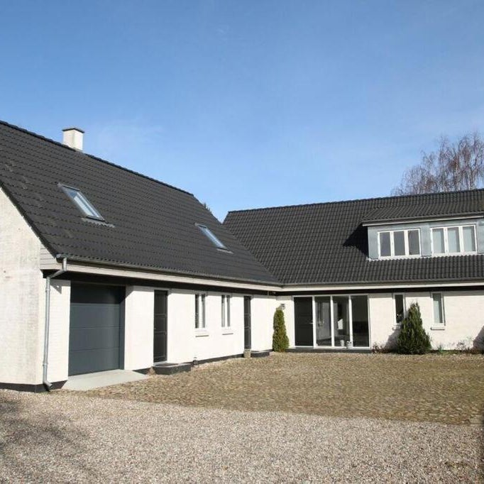 Stenbrogård Thumbnail