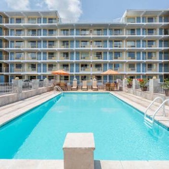 Howard Johnson by Wyndham Virginia Beach At The Beach Thumbnail