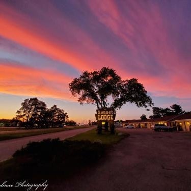 Sunset Lodge Escanaba Thumbnail