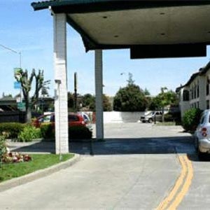 Crossroads Inn - Downtown Sacramento Thumbnail