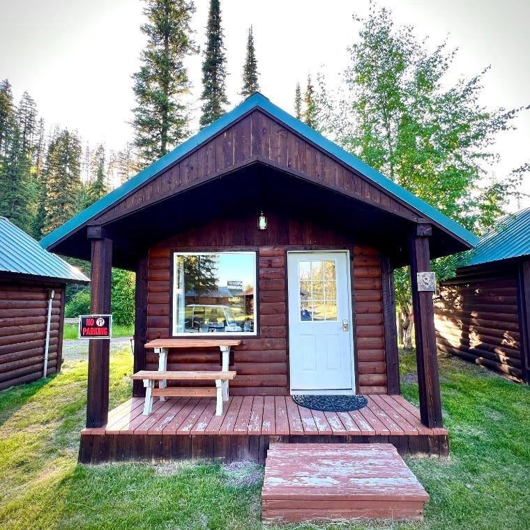 Triple G’s Resort - Cabin 8 Thumbnail