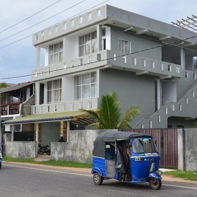 The Stables Oceanfront Hotel Midigama Thumbnail