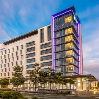 Holiday Inn & Suites Sunshine Coast by IHG Thumbnail