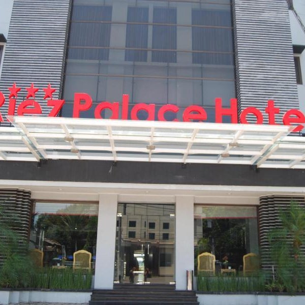 Riez Palace Hotel Thumbnail