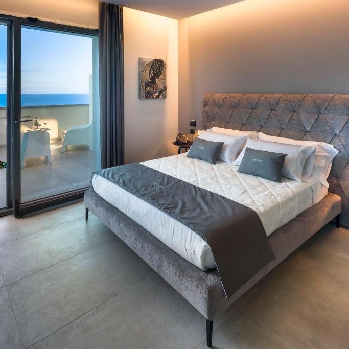 Emerald Hotel Residence Cefalù Thumbnail