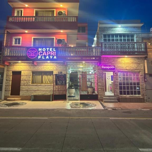 Hotel Capri Playa a una calle de la Playa Regatas