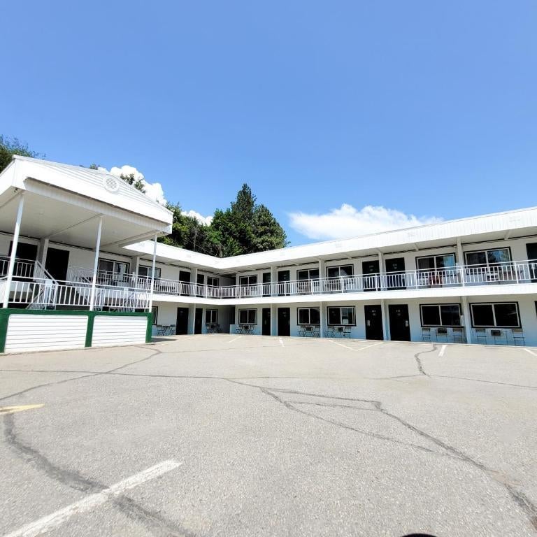 The Villager Inn Princeton Motel Thumbnail