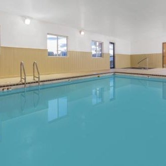 Super 8 by Wyndham Sioux Falls Thumbnail