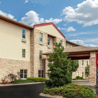 Ramada by Wyndham Sellersburg/Louisville North Thumbnail