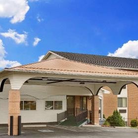 Super 8 by Wyndham Hillsville Thumbnail