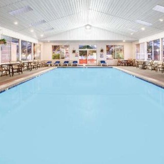 Super 8 by Wyndham Mackinaw City/Beachfront Area Thumbnail