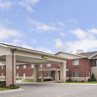 Super 8 by Wyndham Ava Thumbnail