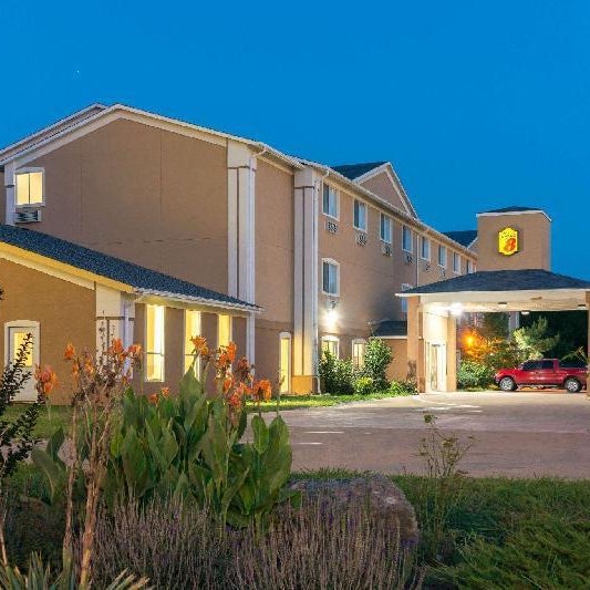Super 8 by Wyndham Perry Thumbnail