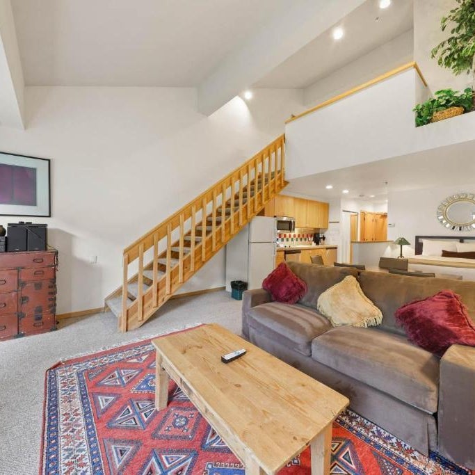 Studio Loft #345 Thumbnail