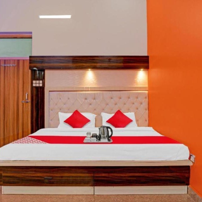 Goroomgo JSB Palace Varanasi