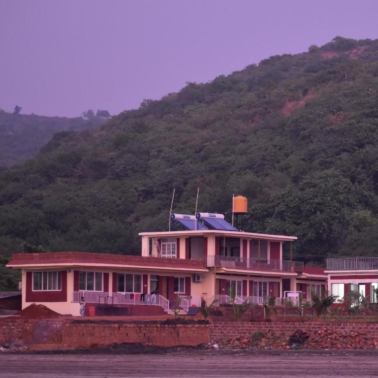 SEA LUXE Beach Resort