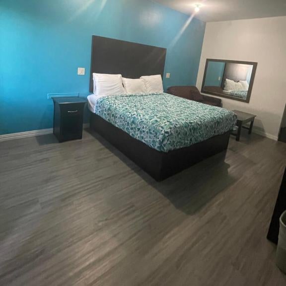 Regency Inn & Suites Thumbnail