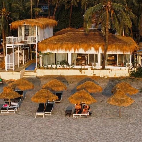 Aqua Beach Rooms, only accommodation on Ashwem Beach