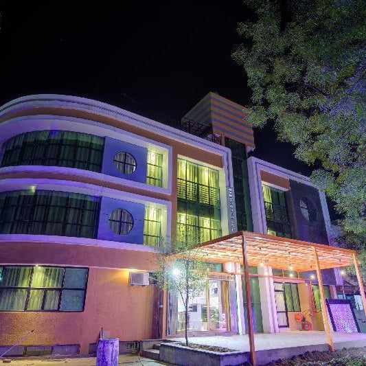 FabHotel Siddharth Corporate - Vavol, Gandhinagar Thumbnail