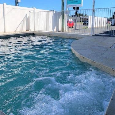 Aqua Blue Motel Thumbnail