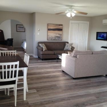 Middleton Motel & Suites