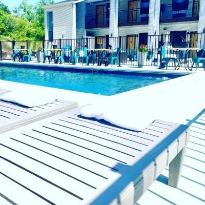 Family Staycation Suite Near Stlouis With Pool Thumbnail