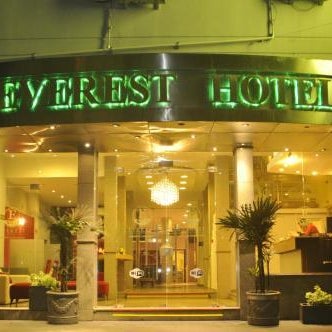 Hotel Everest