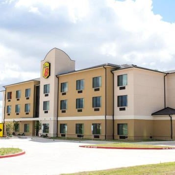 Super 8 by Wyndham Stanton Thumbnail