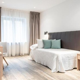Hotel MET Pamplona