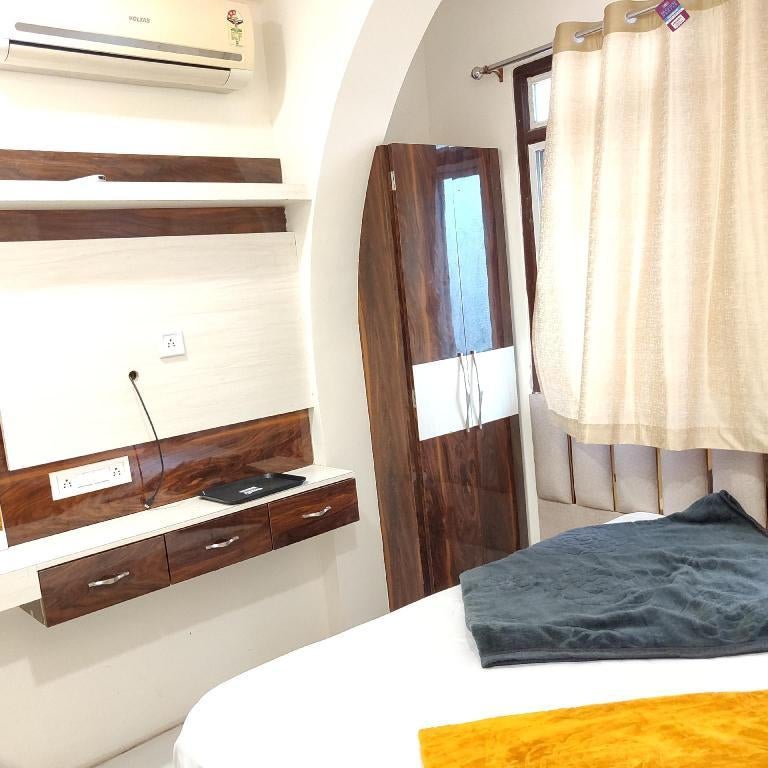 Hotel Aagman Palace - Near Mahakal Temple