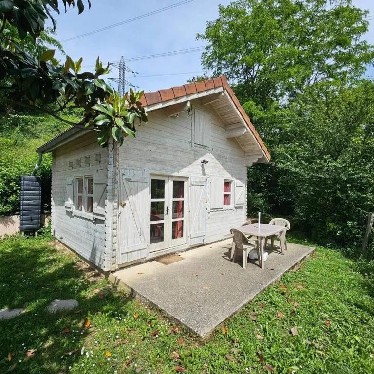Chalet confortable à Varces-Allières-et-Risset avec terrasse Thumbnail