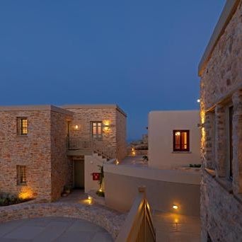 Themonies Luxury Suites