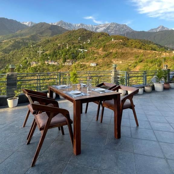 Heryk Hillview Hotel 