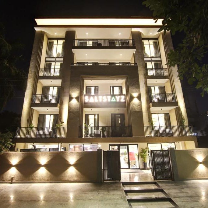 Saltstayz Premier - Galleria Market & MG Road