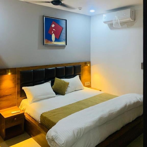 Status By Hotel The Emporio Thumbnail