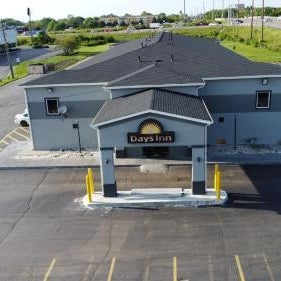 Days Inn by Wyndham Indianapolis East Post Road Thumbnail