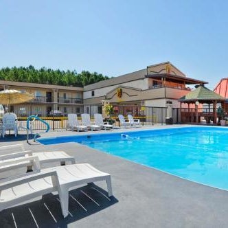 Super 8 by Wyndham Monticello AR Thumbnail