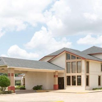 Super 8 by Wyndham Bossier City/Shreveport Area Thumbnail