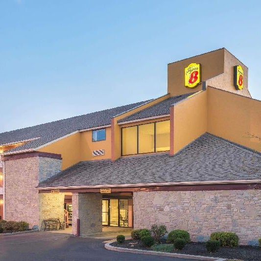 Super 8 by Wyndham Vandalia/Dayton International Airport Thumbnail