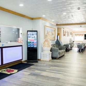 Super 8 by Wyndham Uniontown PA Thumbnail