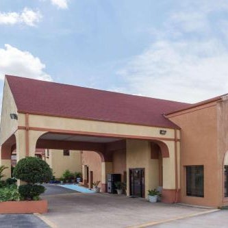 Super 8 by Wyndham Athens TX Thumbnail