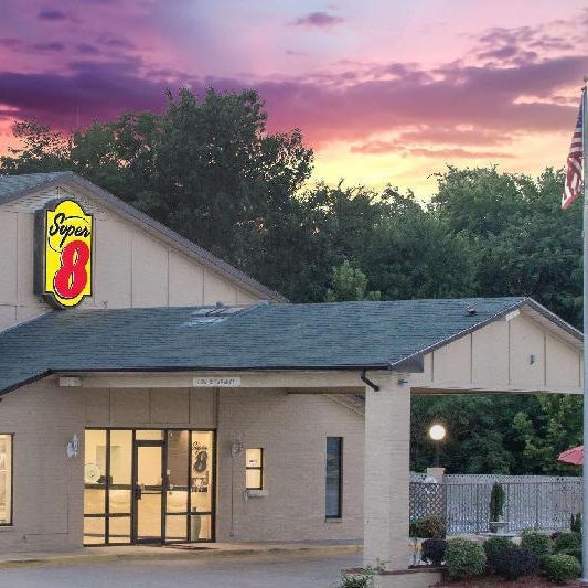 Super 8 by Wyndham Clarksville AR Thumbnail