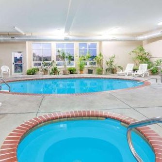 Super 8 by Wyndham Iola KS Thumbnail