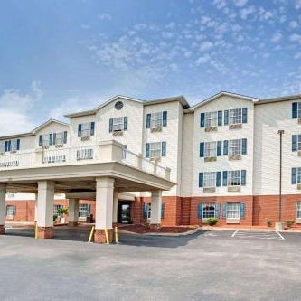 Super 8 by Wyndham Louisville/Expo Center Thumbnail