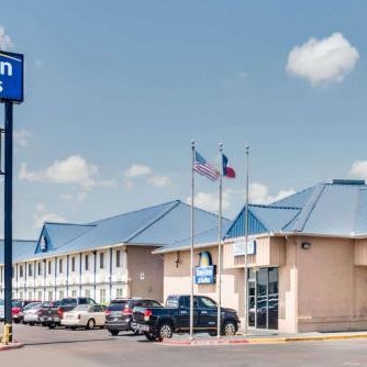 Days Inn & Suites by Wyndham Laredo Thumbnail