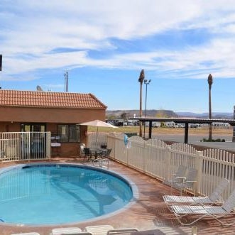 Howard Johnson Hotel & Suites by Wyndham St. George Thumbnail