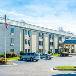 La Quinta Inn & Suites by Wyndham Fayetteville I-95 Thumbnail