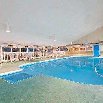 Howard Johnson by Wyndham Woodstock NB Thumbnail